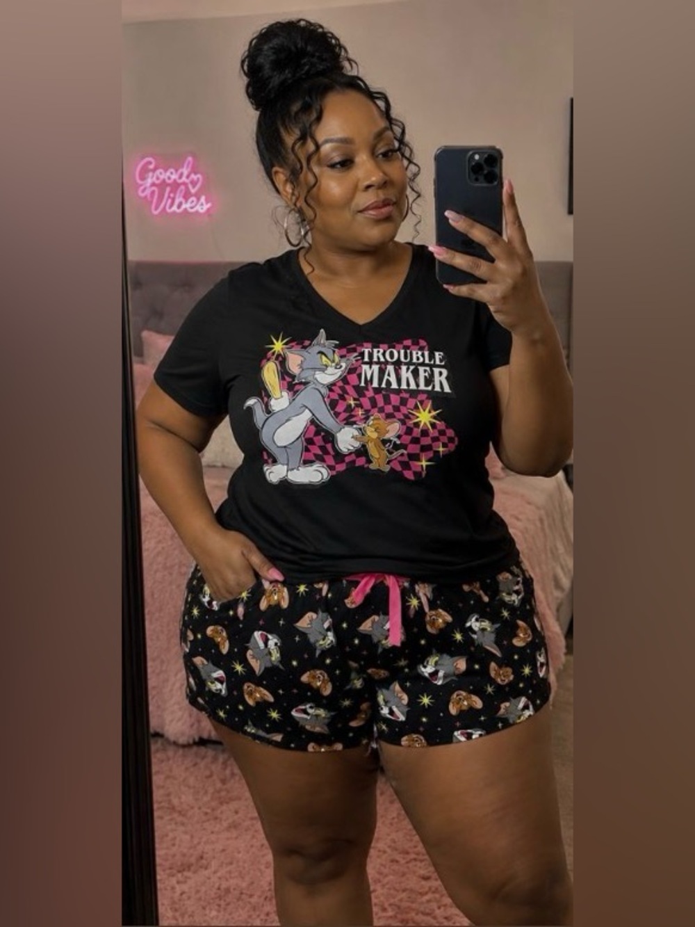 Tom & Jerry 'Trouble Maker' Black Short Pajama Set - Picture 5 of 9